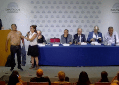 Reunión de antivacunas en el Congreso Nacional